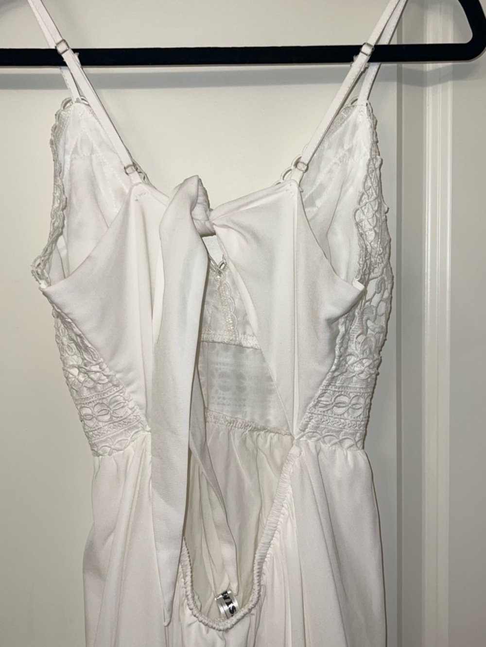 White Lace V-Neck Tiered Sundress - Picture 4 of 4